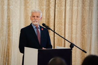 Vyznamená Pavel exprezidenta Zemana? Navrhli mu to poslanci